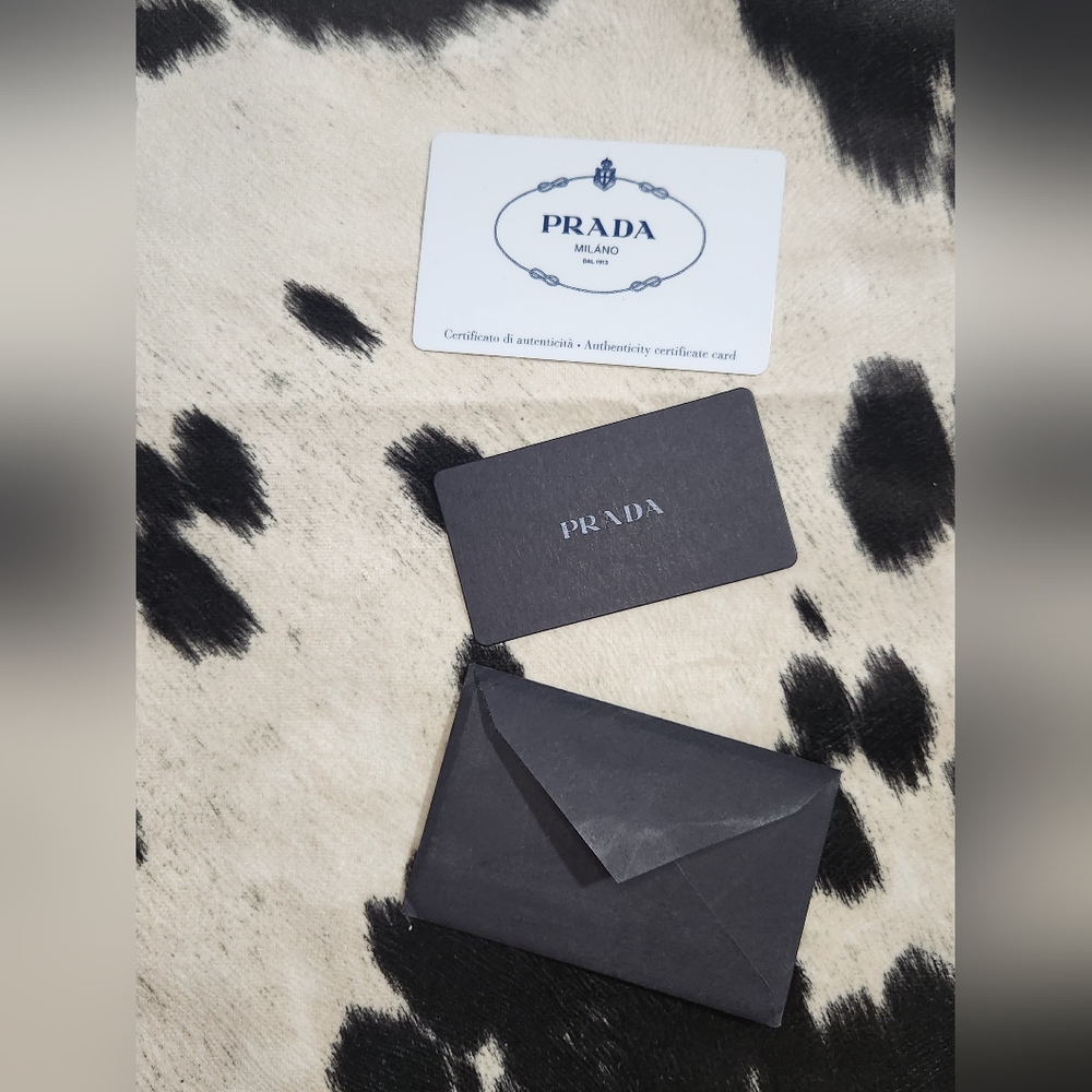 Preloved Prada Vitello Grain Leather Wallet - Picture 15 of 15